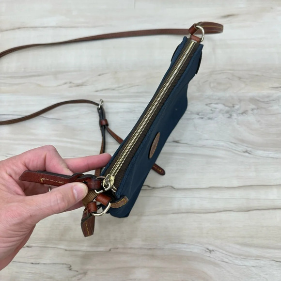 Dooney & Bourke Navy Nylon Crossbody Pouchette $148 Basic Minimalist Travel - Picture 2 of 11